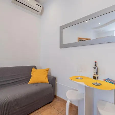Happy Apartment