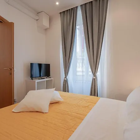 Apartment Happy